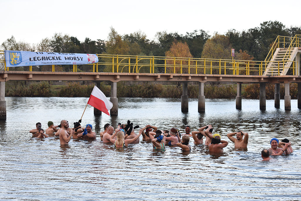 Legnickie Morsy rozpoczęły sezon na kąpielisku Kormoran
