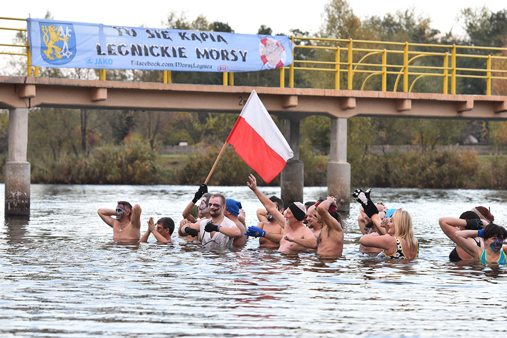 Legnickie Morsy rozpoczęły sezon na kąpielisku Kormoran