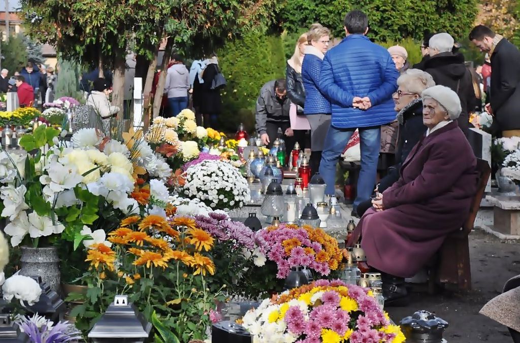 Dzień Wszystkich Świętych na prochowickim cmentarzu