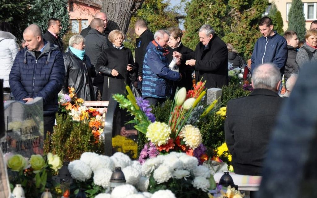 Dzień Wszystkich Świętych na prochowickim cmentarzu