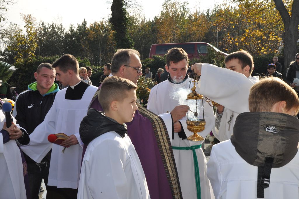 Dzień Wszystkich Świętych na prochowickim cmentarzu