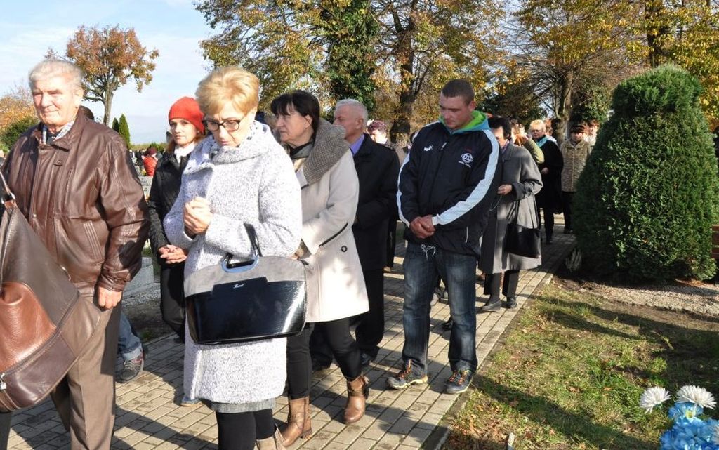 Dzień Wszystkich Świętych na prochowickim cmentarzu