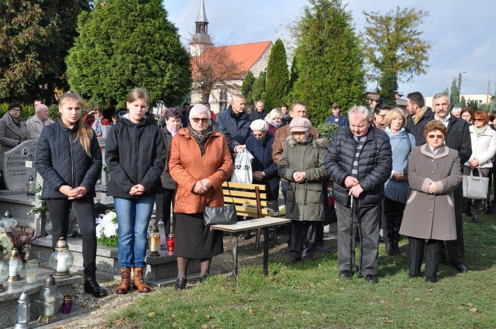 Dzień Wszystkich Świętych na prochowickim cmentarzu
