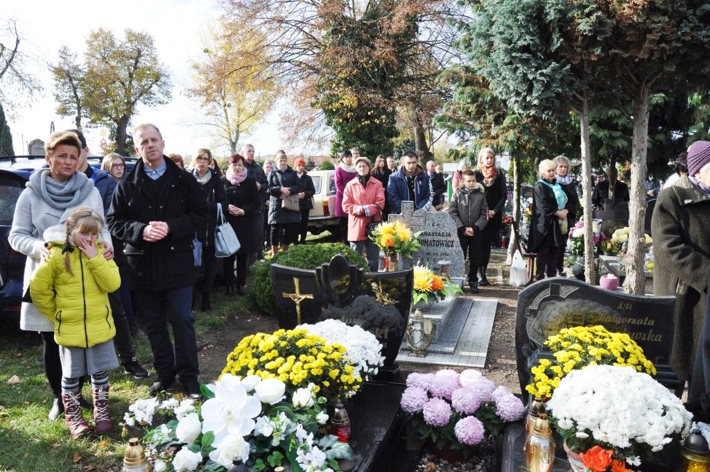 Dzień Wszystkich Świętych na prochowickim cmentarzu