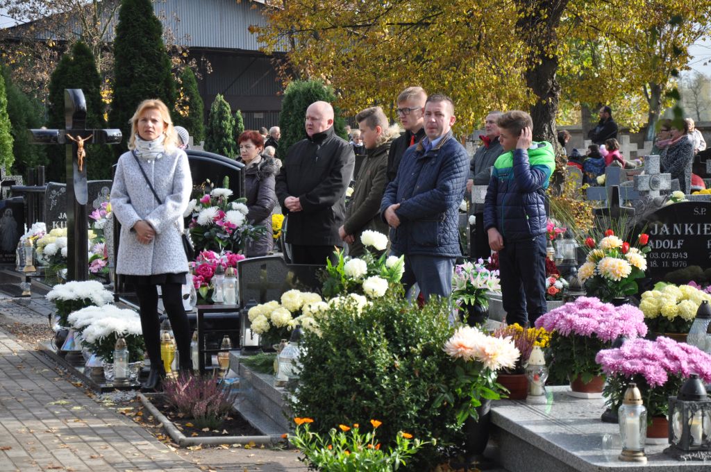 Dzień Wszystkich Świętych na prochowickim cmentarzu