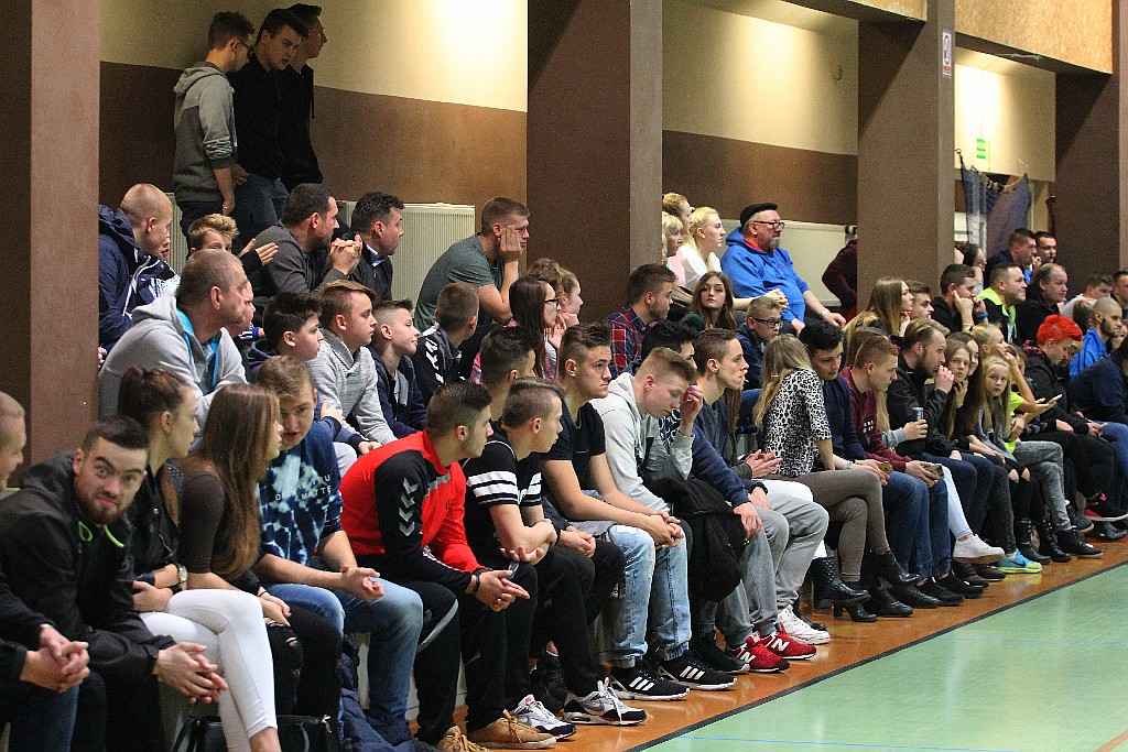 Szczypiorniści Dziewiątki przegrali kolejny mecz we własnej hali