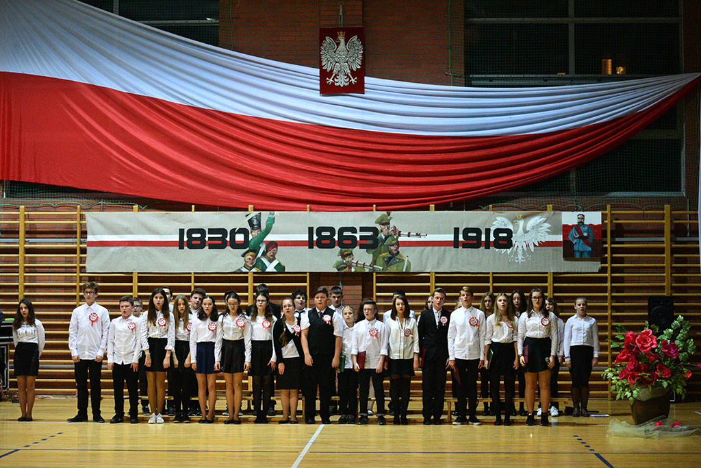 Złożyli ślubowanie i założyli kamizelki z numerem 9
