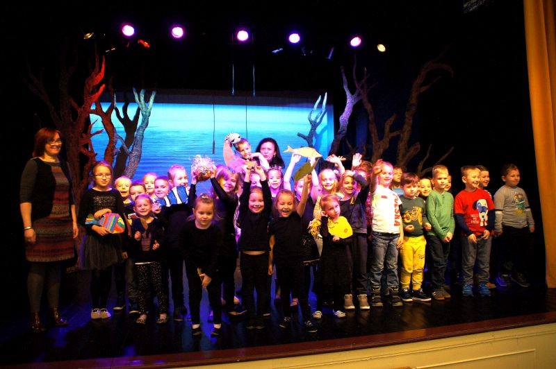 Poranek z teatrem w Młodzieżowym Centrum Kultury  w Legnicy