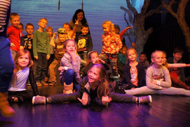 Poranek z teatrem w Młodzieżowym Centrum Kultury  w Legnicy