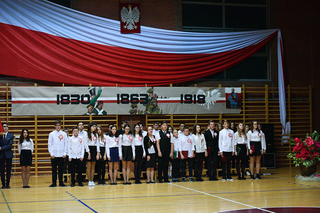 Złożyli ślubowanie i założyli kamizelki z numerem 9