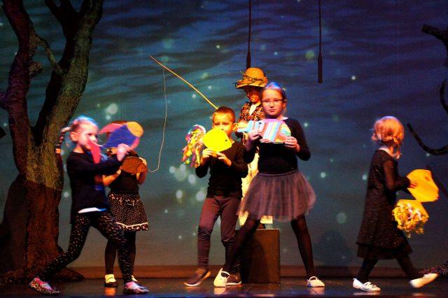 Poranek z teatrem w Młodzieżowym Centrum Kultury  w Legnicy