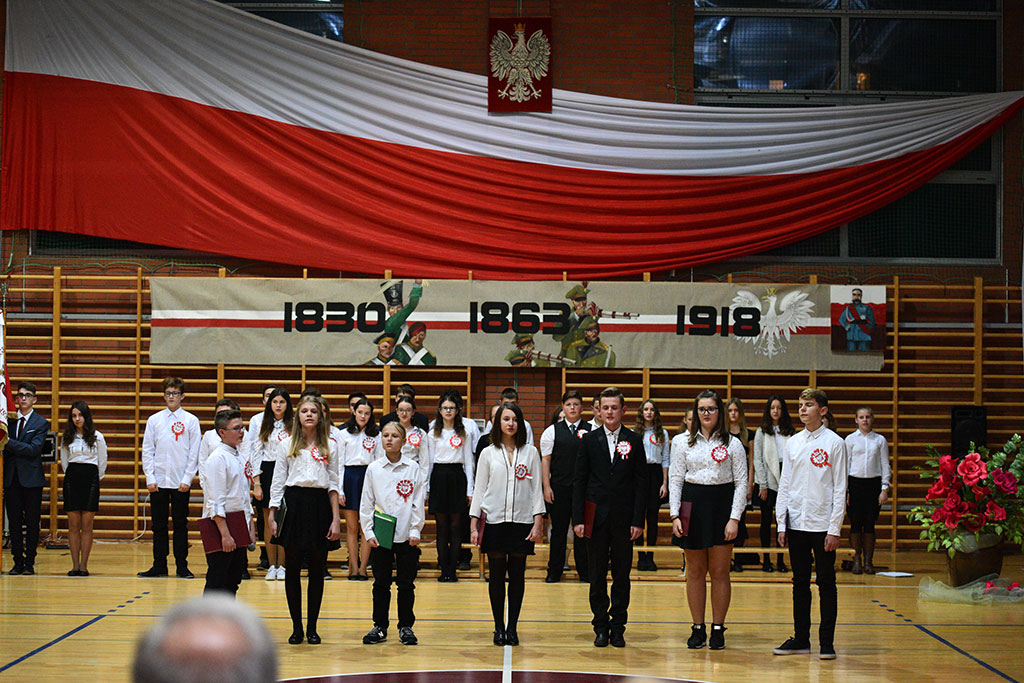 Złożyli ślubowanie i założyli kamizelki z numerem 9