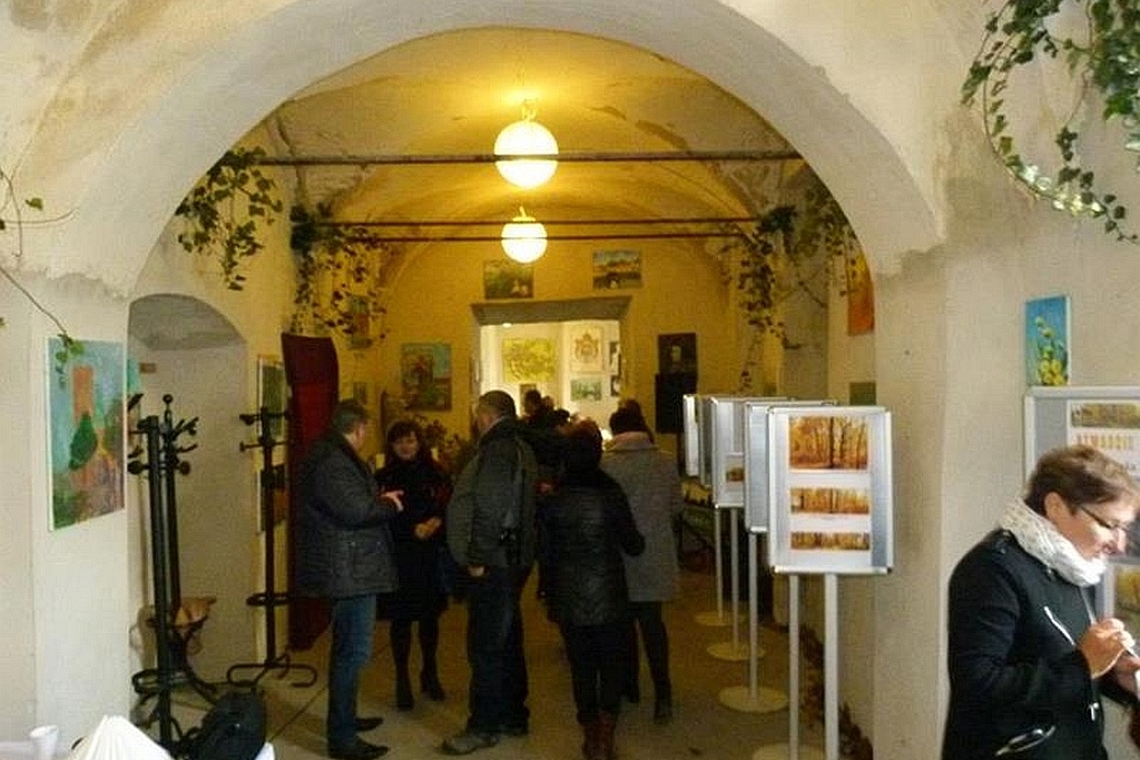 W Prochowicach został otwarty zrewitalizowany park przyzamkowy