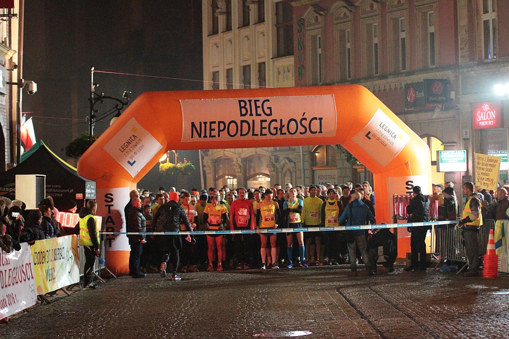 Blisko czterysta osób pobiegło w Biegu Niepodległości