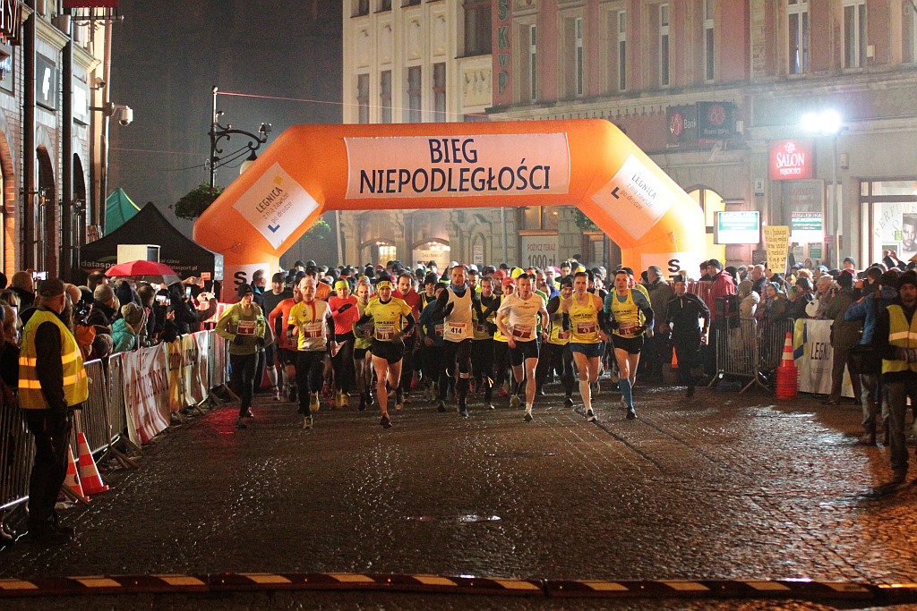 Blisko czterysta osób pobiegło w Biegu Niepodległości