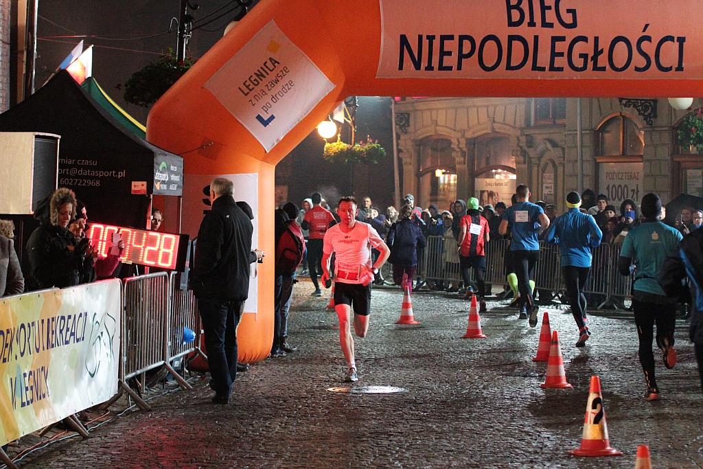 Blisko czterysta osób pobiegło w Biegu Niepodległości