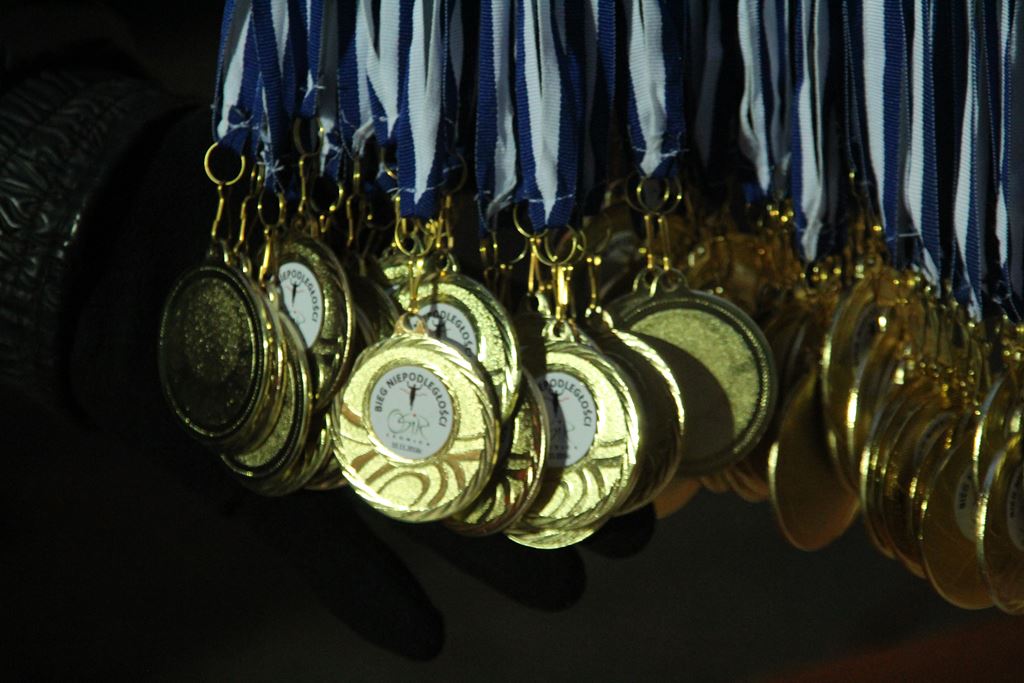 Blisko czterysta osób pobiegło w Biegu Niepodległości cz2