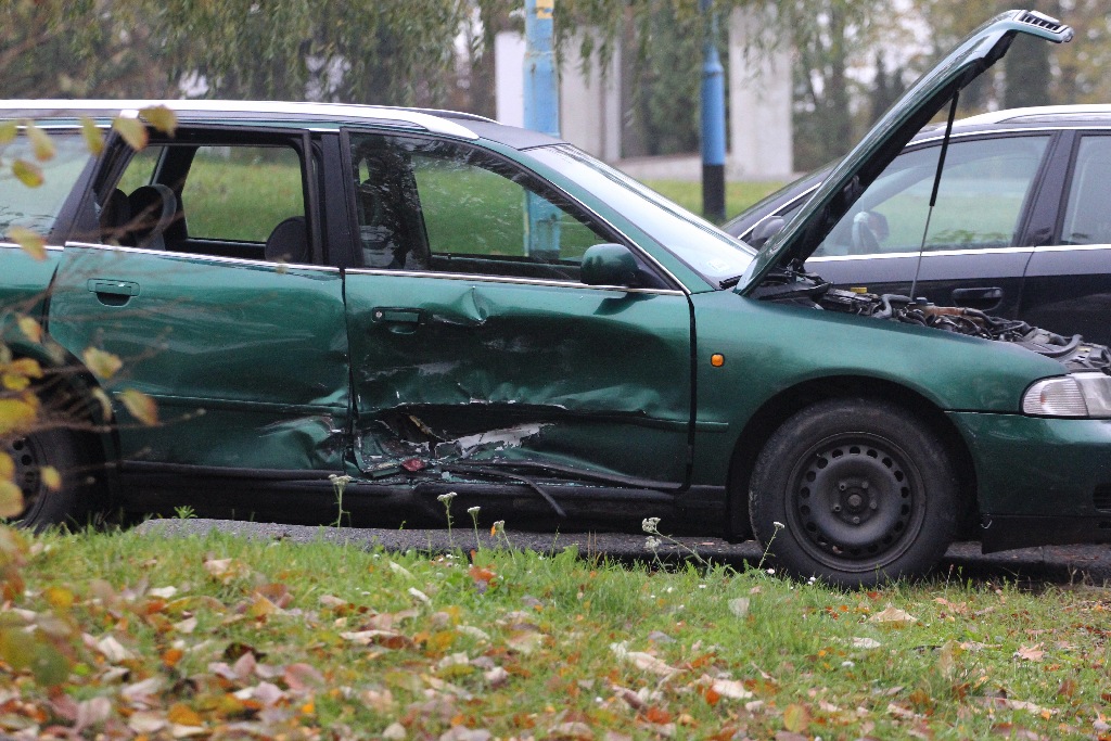 Kolizja trzech aut w Prochowicach. Jedna osoba lekko ranna