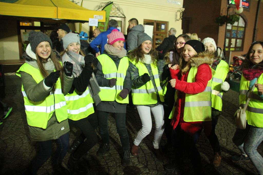 Blisko czterysta osób pobiegło w Biegu Niepodległości cz2