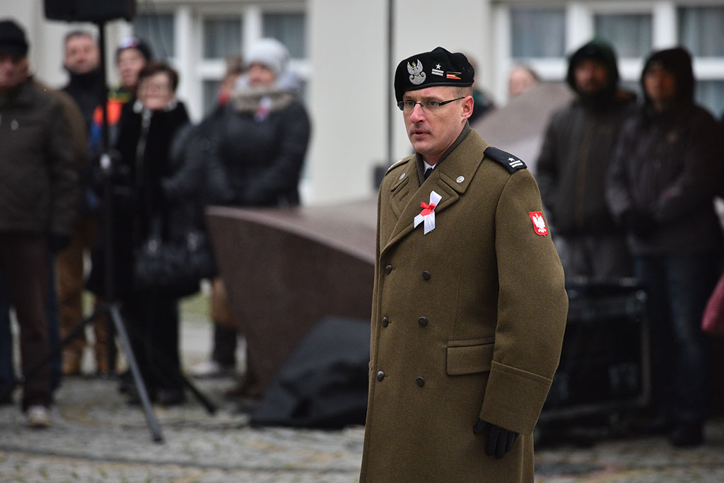 Klasy mundurowe złożyły uroczyste ślubowanie w legnickim rynku