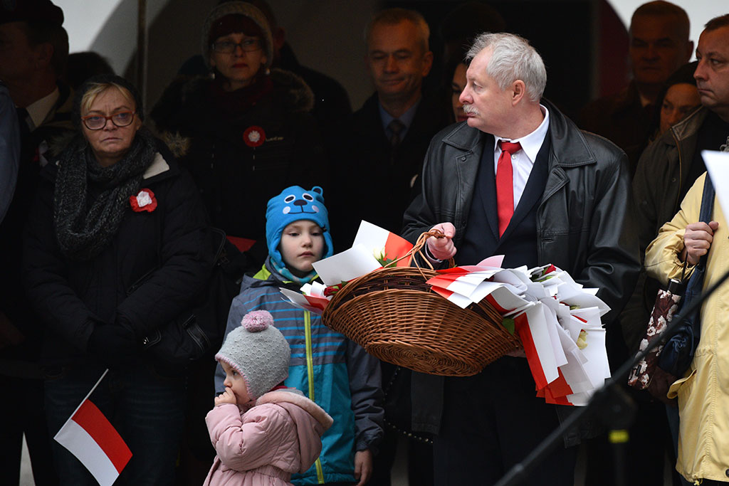 Klasy mundurowe złożyły uroczyste ślubowanie w legnickim rynku