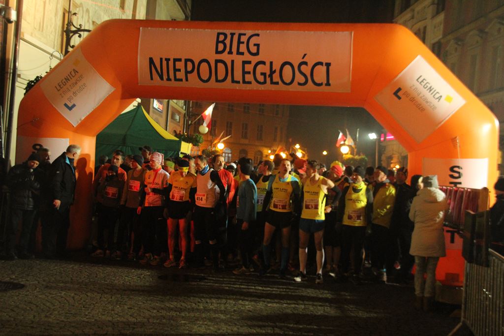 Blisko czterysta osób pobiegło w Biegu Niepodległości cz2