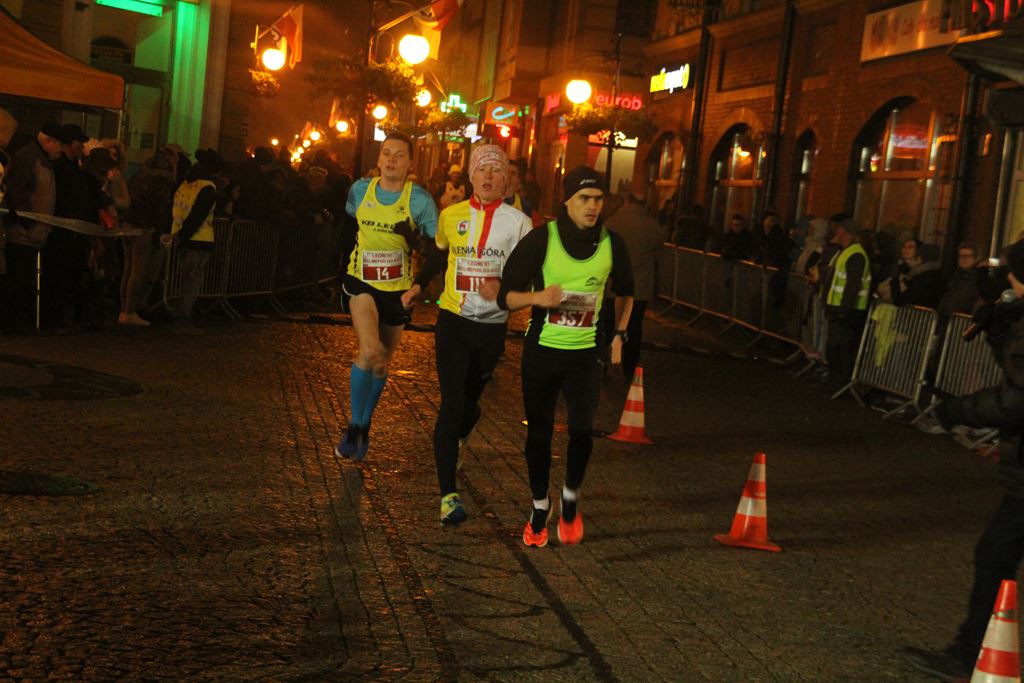 Blisko czterysta osób pobiegło w Biegu Niepodległości cz2