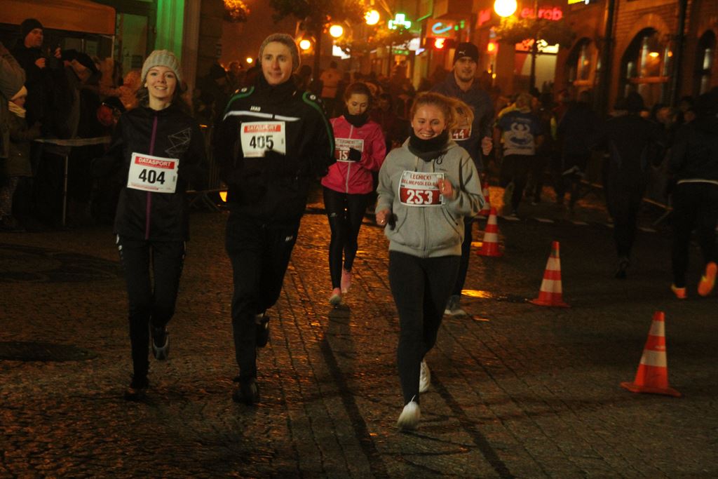 Blisko czterysta osób pobiegło w Biegu Niepodległości cz2