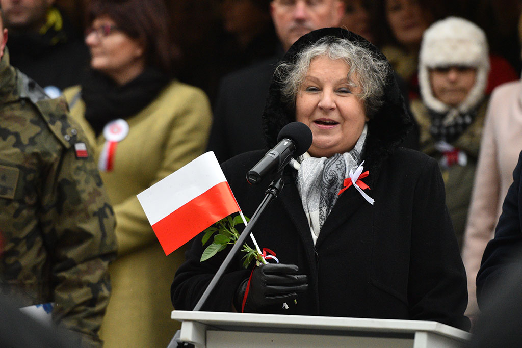 Klasy mundurowe złożyły uroczyste ślubowanie w legnickim rynku
