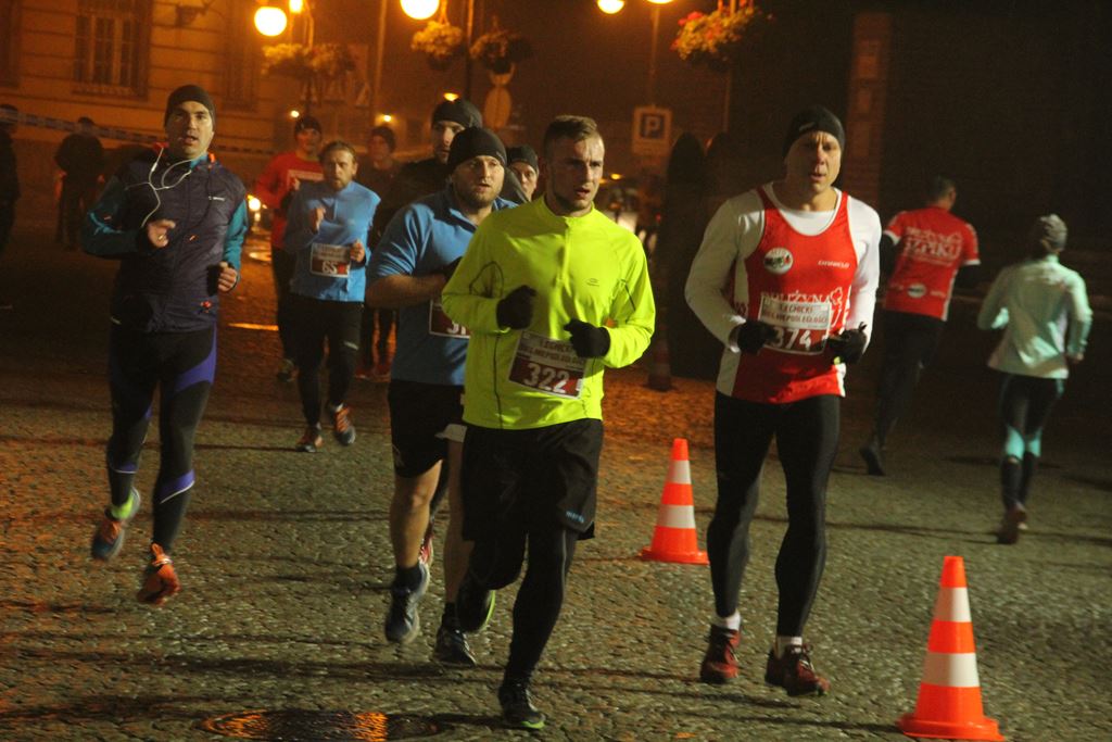Blisko czterysta osób pobiegło w Biegu Niepodległości cz2