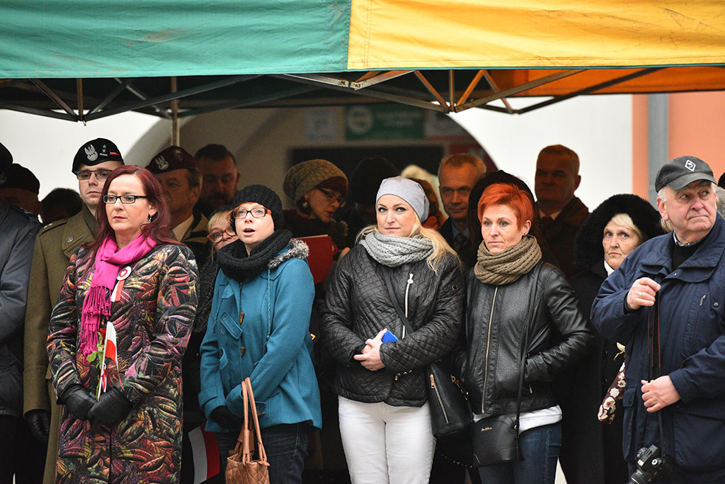 Klasy mundurowe złożyły uroczyste ślubowanie w legnickim rynku