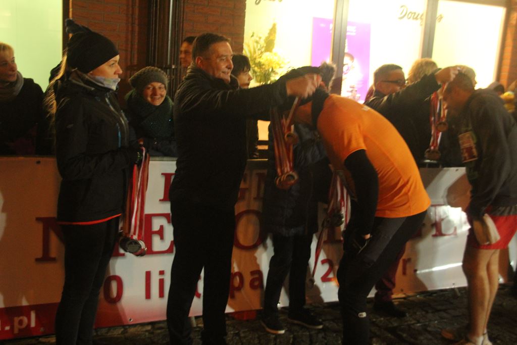 Blisko czterysta osób pobiegło w Biegu Niepodległości cz2