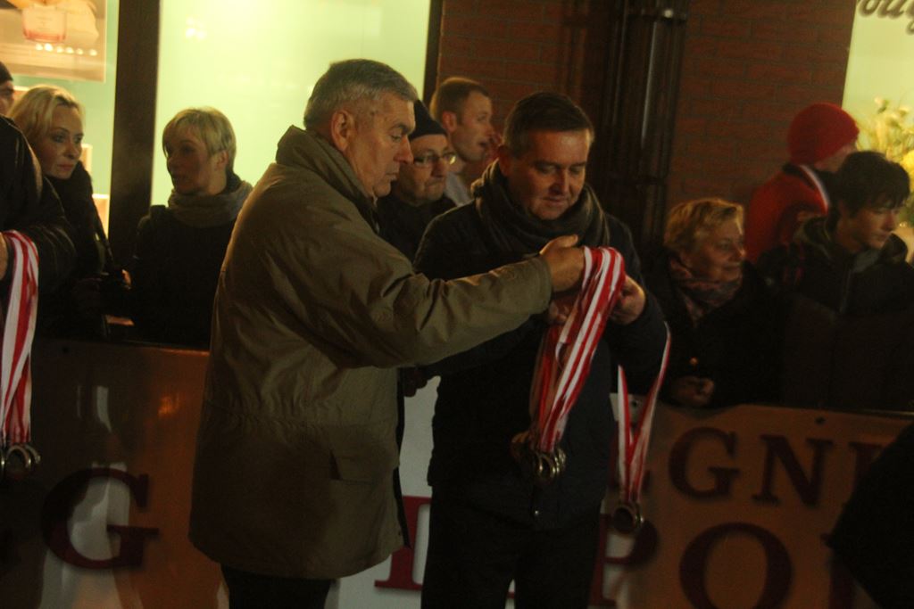 Blisko czterysta osób pobiegło w Biegu Niepodległości cz2