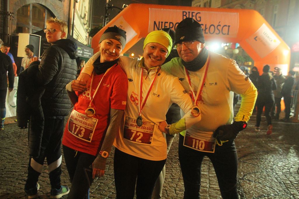 Blisko czterysta osób pobiegło w Biegu Niepodległości cz2