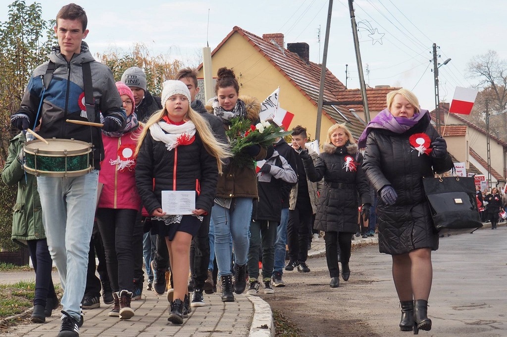 W Legnickim Polu odbył się uroczysty Marsz Niepodległości
