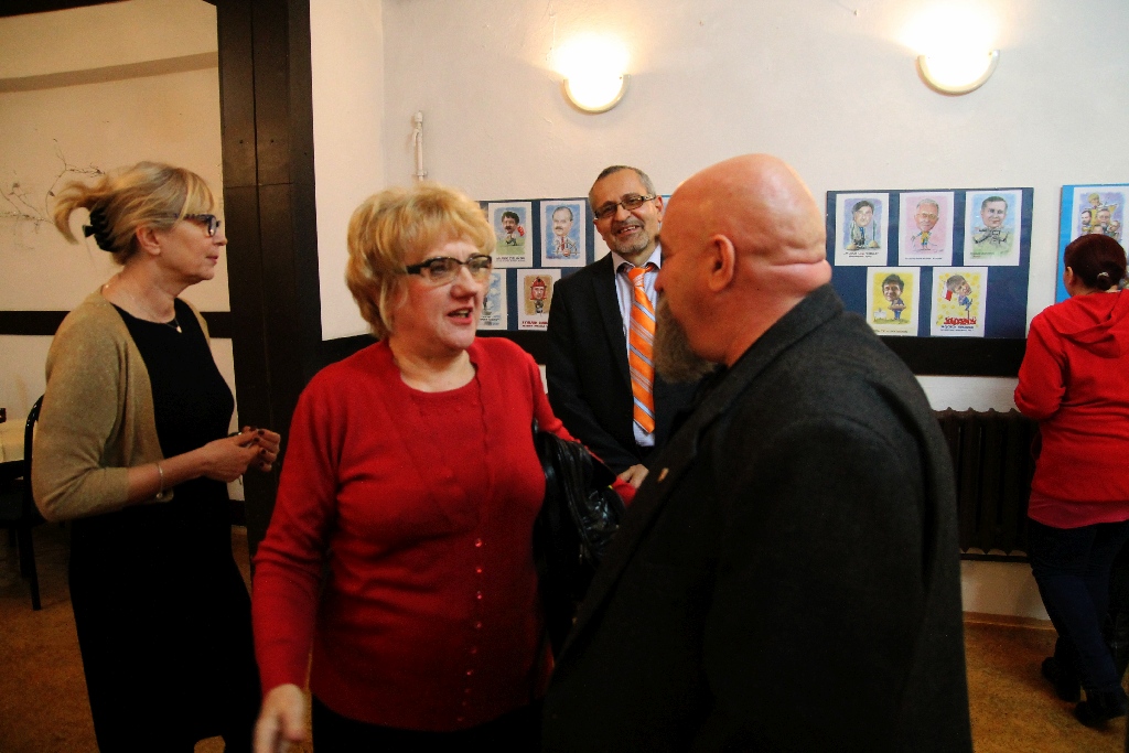 Karykatury i przemienione kamienie Roberta Wierzbickiego