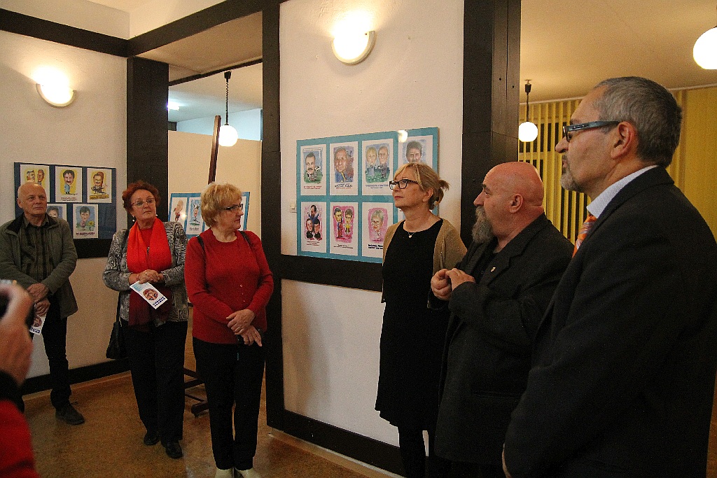 Karykatury i przemienione kamienie Roberta Wierzbickiego