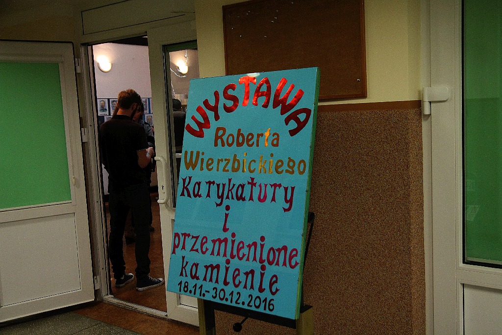 Karykatury i przemienione kamienie Roberta Wierzbickiego