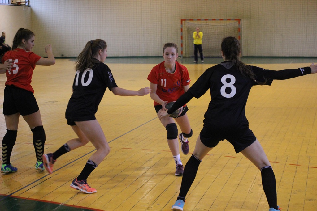 Derby regionu dla piłkarek ręcznych legnickiej Dziewiątki