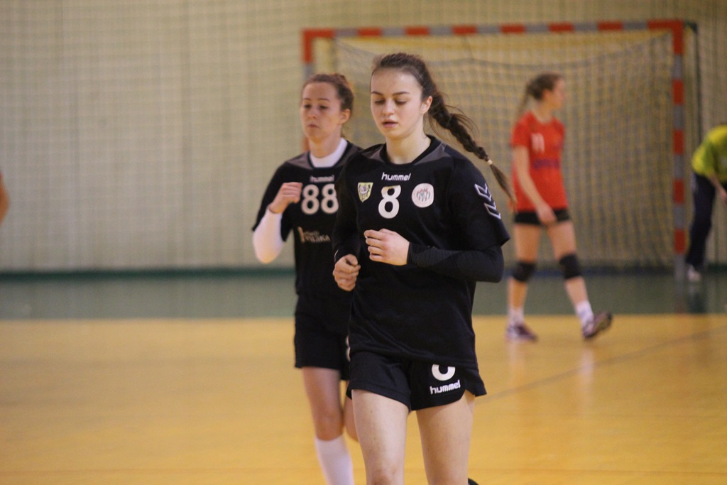 Derby regionu dla piłkarek ręcznych legnickiej Dziewiątki