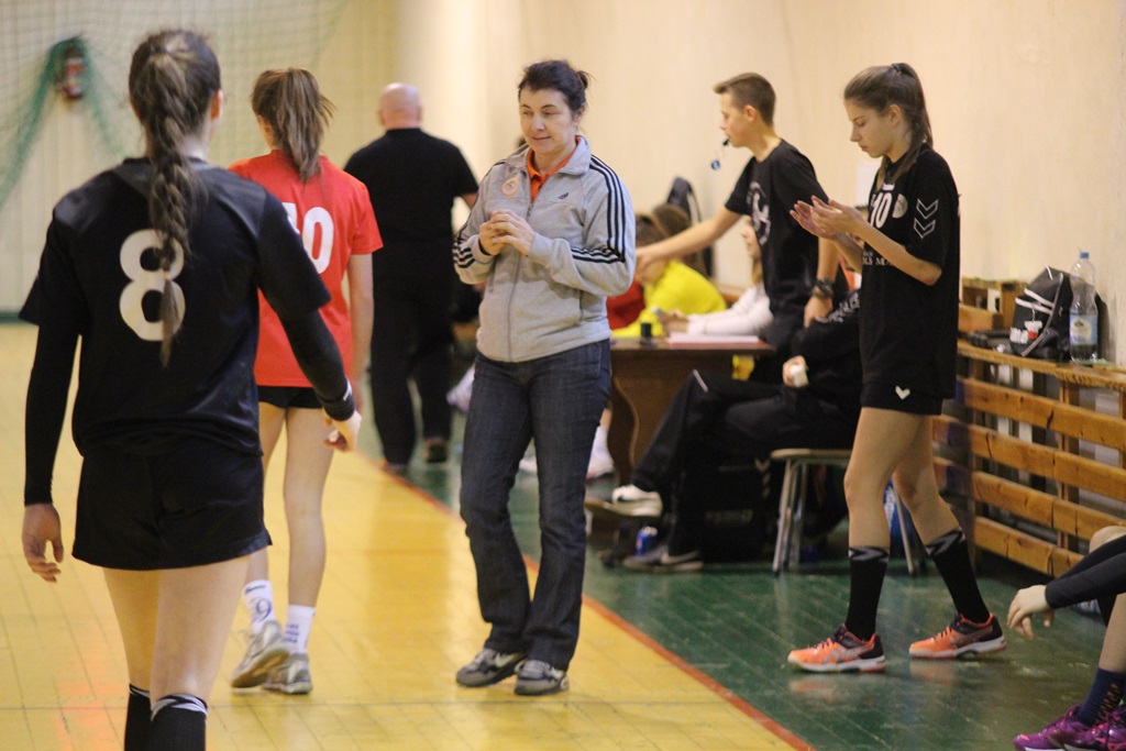 Derby regionu dla piłkarek ręcznych legnickiej Dziewiątki