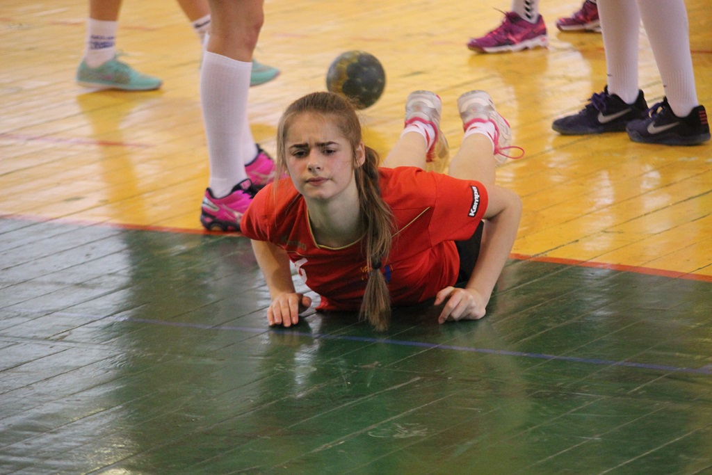 Derby regionu dla piłkarek ręcznych legnickiej Dziewiątki