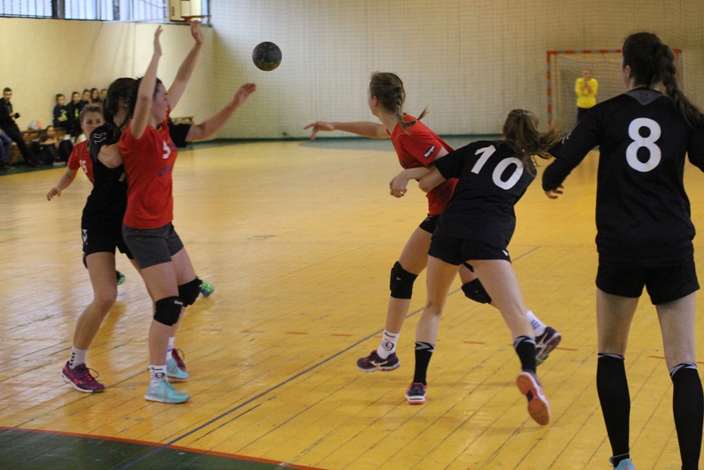 Derby regionu dla piłkarek ręcznych legnickiej Dziewiątki