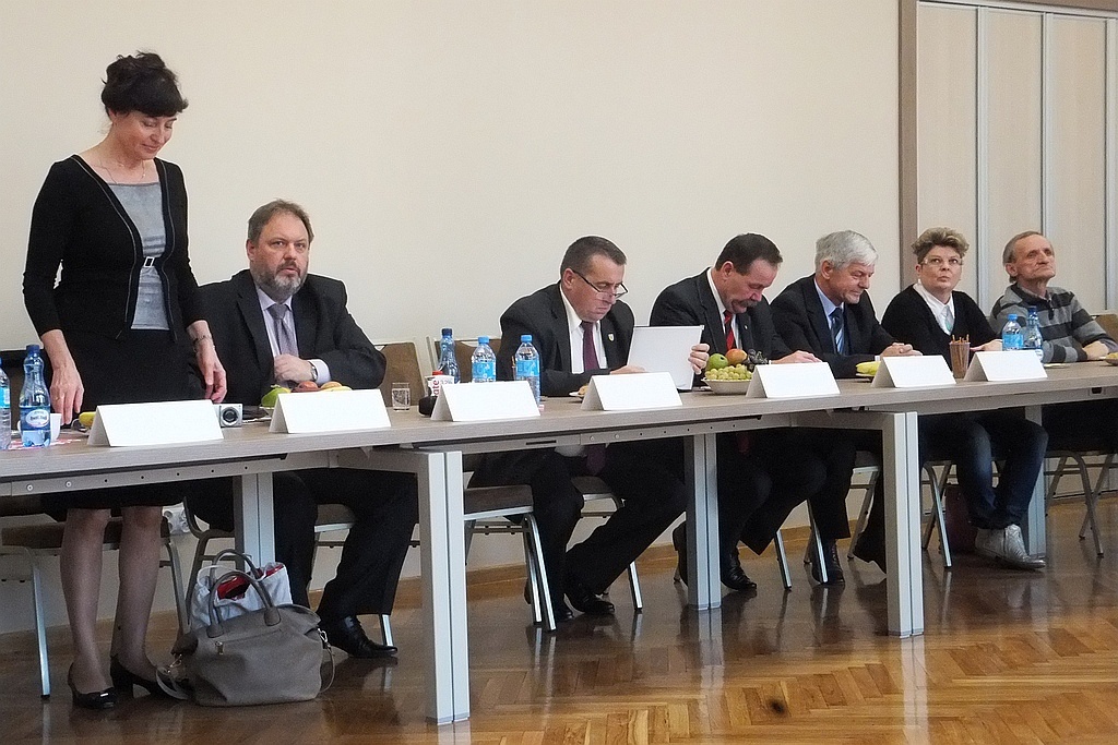 Zasłużeni krwiodawcy zostali zaproszeni do starostwa