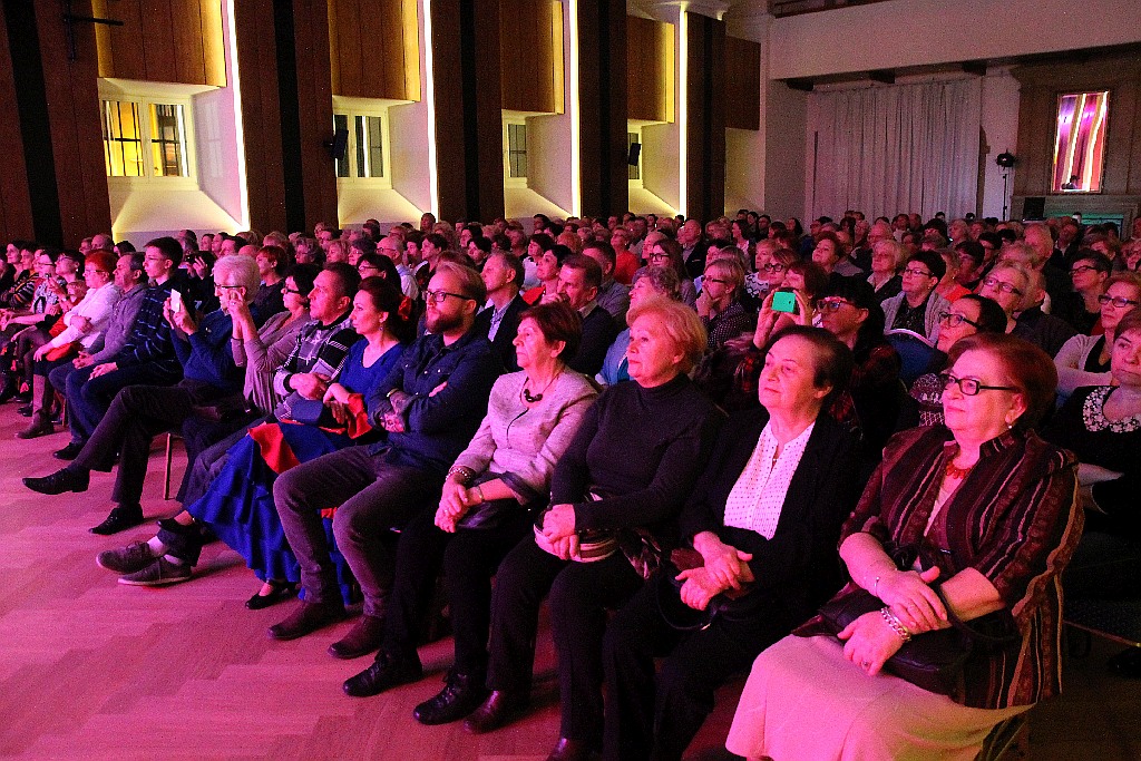 Pełna widownia na pokazie tańca flamenco w Sali Maneżowej