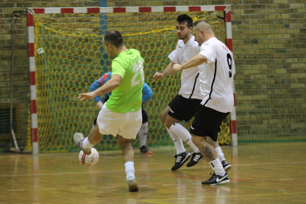 1. LLH: Wysoka wygrana mistrza. Wietrzak Team liderem
