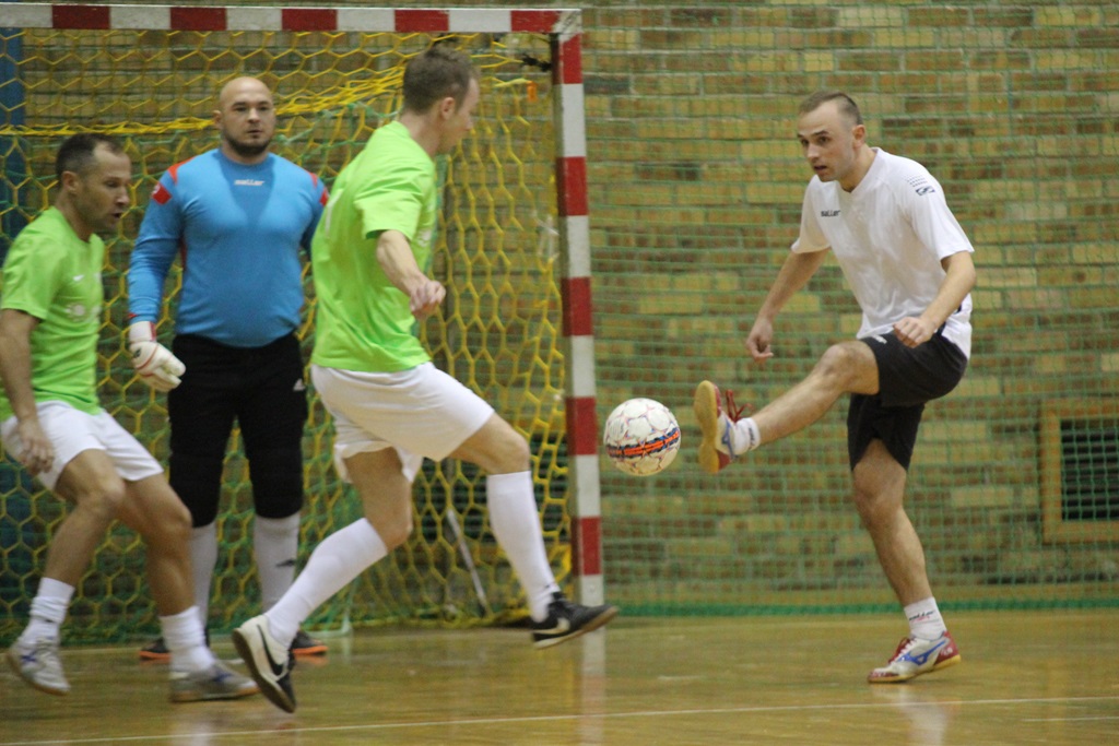 1. LLH: Wysoka wygrana mistrza. Wietrzak Team liderem