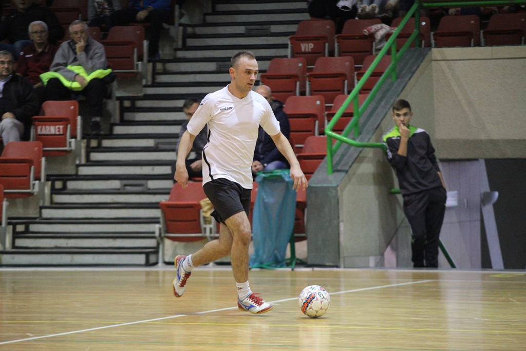 1. LLH: Wysoka wygrana mistrza. Wietrzak Team liderem
