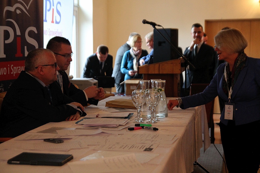 Prawo i Sprawiedliwość wybiera w Legnicy władze regionalne