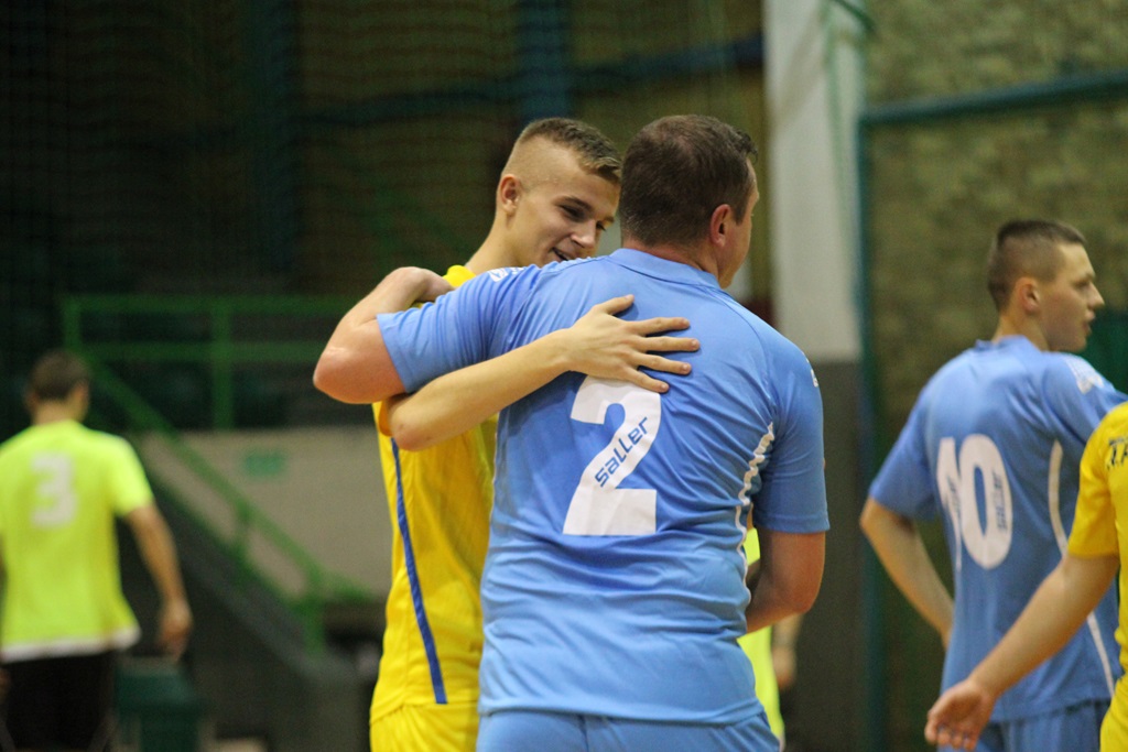 1. LLH: Wysoka wygrana mistrza. Wietrzak Team liderem